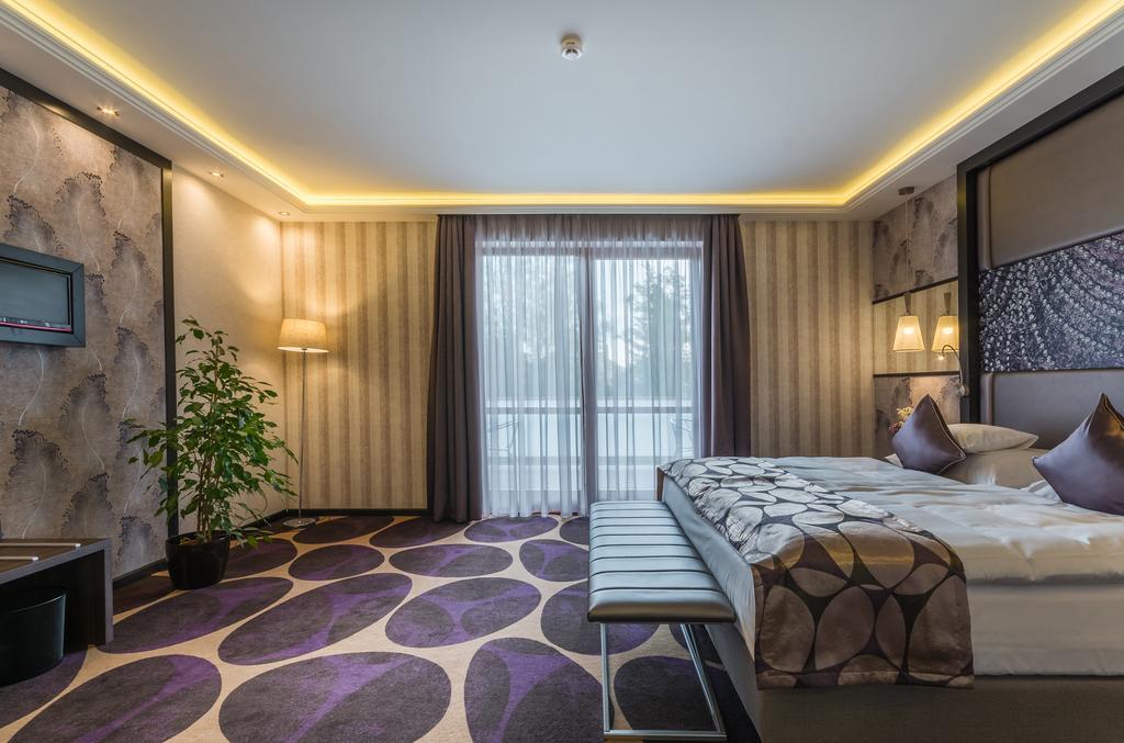 Victoria Garden Hotel Es Etterem Nyíregyháza Exteriér fotografie
